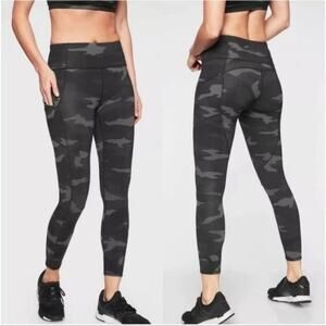 Athleta Camo Contender 7/8 Camouflage Leggings Black/Gray Large